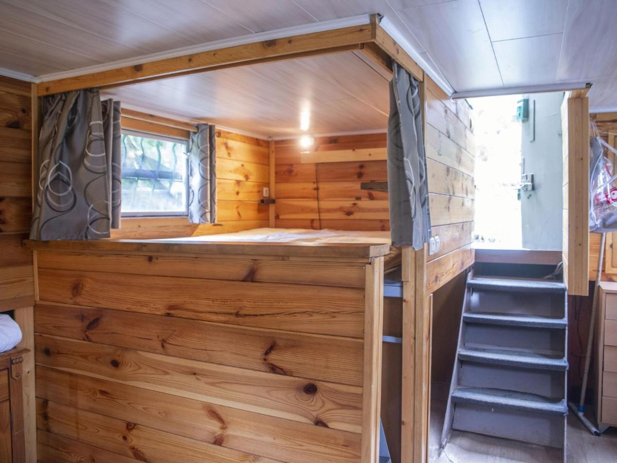 Comfy Houseboat In Florennes Next To The Forest Exterior foto